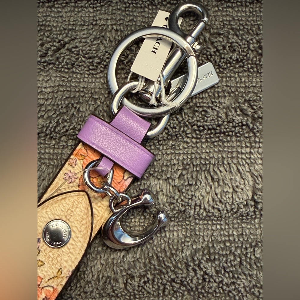 Coach Trigger Snap Bag Charm with Floral Print in lilac/multi- NEW - Picture 3 of 4
